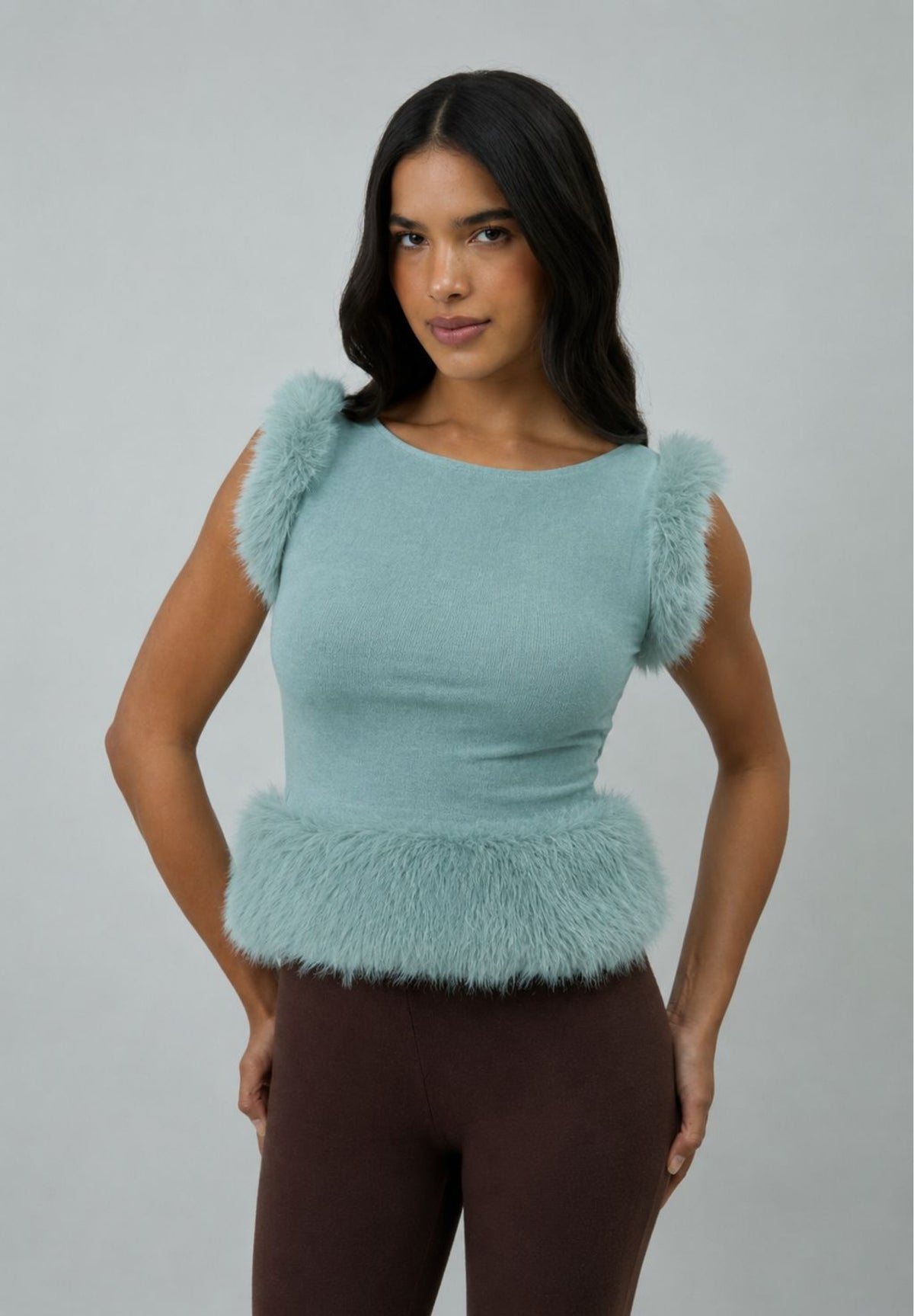 PLUSH TRIM SLEELEVESS MESH TOP