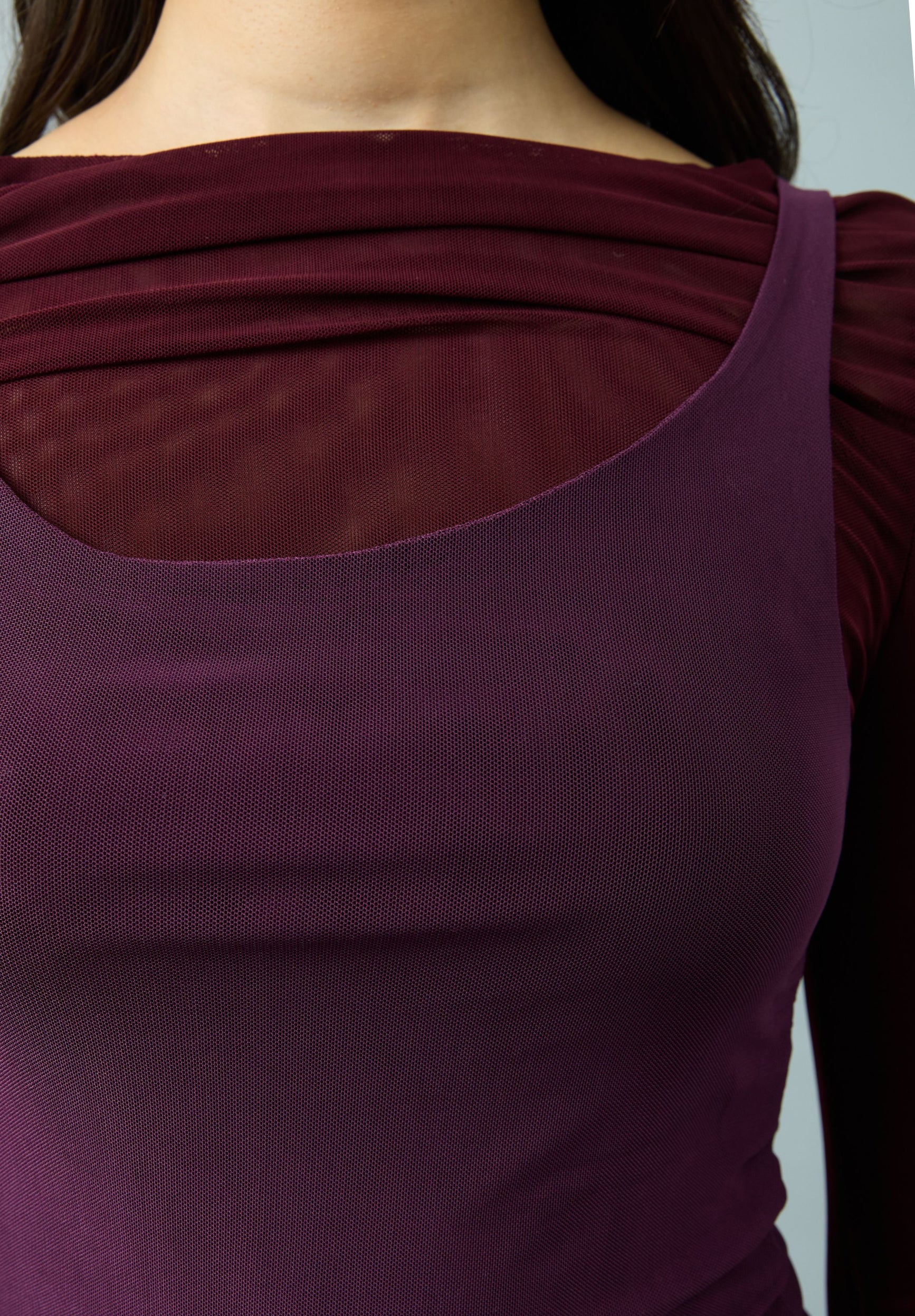 DOUBLE LAYER LONG SLEEVE MESH TOP