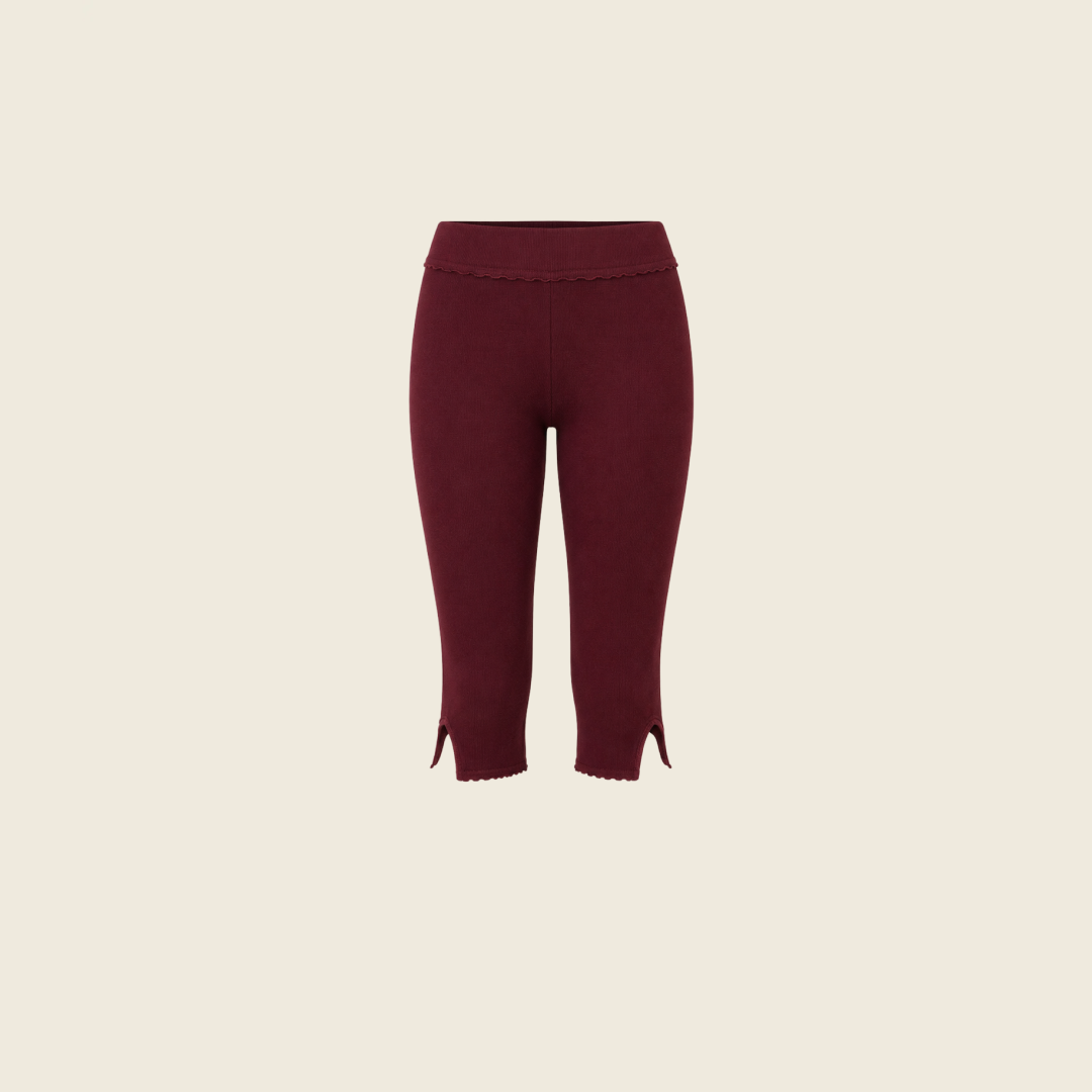CHERRY KNITTED CAPRI LEGGINGS