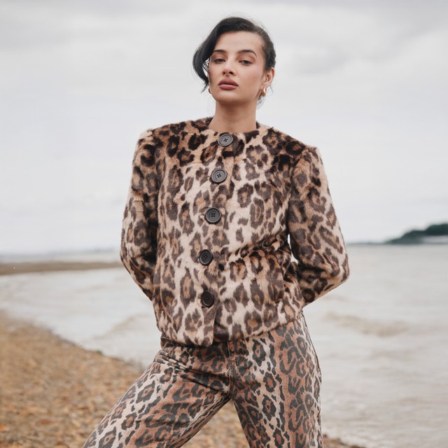 COLLARLESS LEOPARD JACKET
