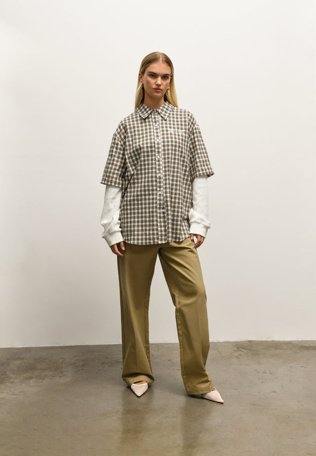 DOUBLE LAYERED BUTTON DOWN